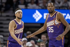 爱游戏官网-掘金三巨头联手，杜兰特得分突破，复出首战轰40分冲击季后赛！的简单介绍